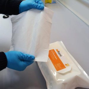 Low lint dry industrial wipe action